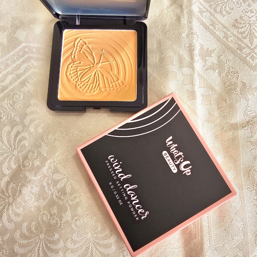 NEW! What's Up Beauty Wind Dancer Pressed Setting Powder - Light 9 g